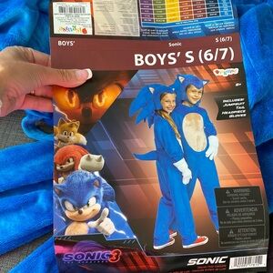Sonic Boys Costume – Size 6/7 – Includes Jumpsuit, Tail, Headpiece & Gloves